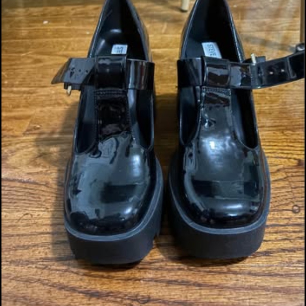 Steve Madden Mary Jane Platforms 6.5
